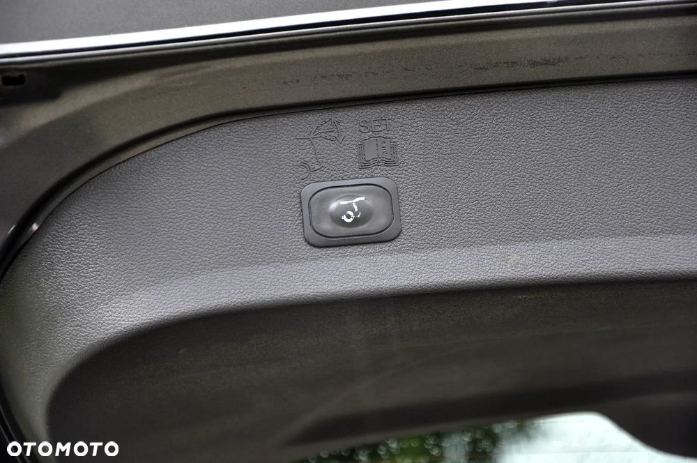 Ford Kuga 1.5 EcoBoost 4WD Trend - 24