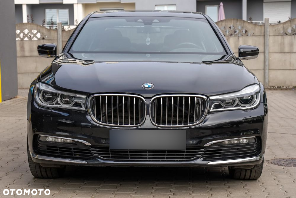 BMW Seria 7 750Li xDrive - 6