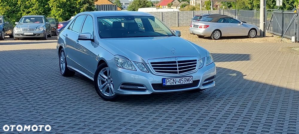 Mercedes-Benz Klasa E 200 CGI BlueEFFICIENCY 7G-TRONIC Avantgarde - 4