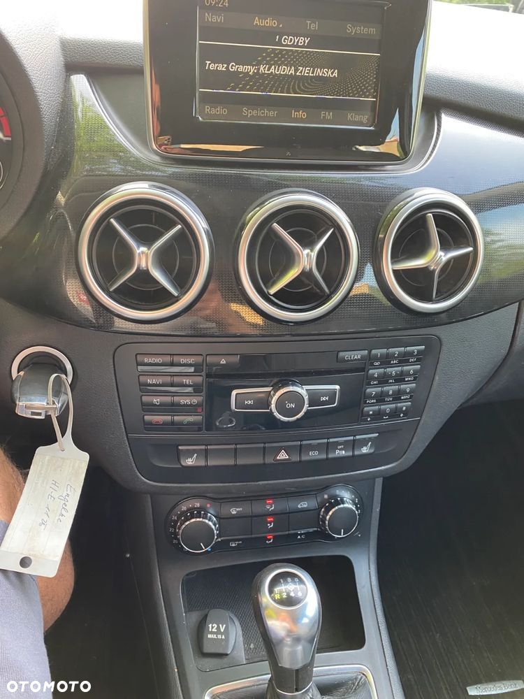 Mercedes-Benz Klasa B 180 (BlueEFFICIENCY) - 2