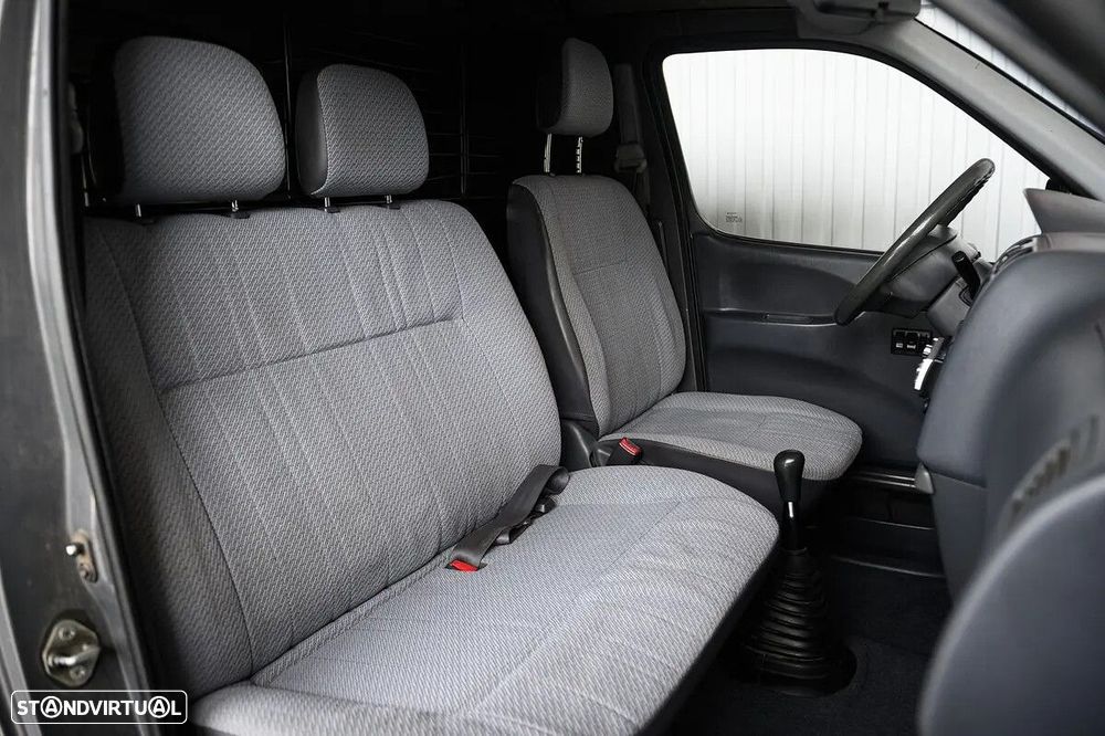 Toyota HiAce 2.4 D LXH12LG - 19