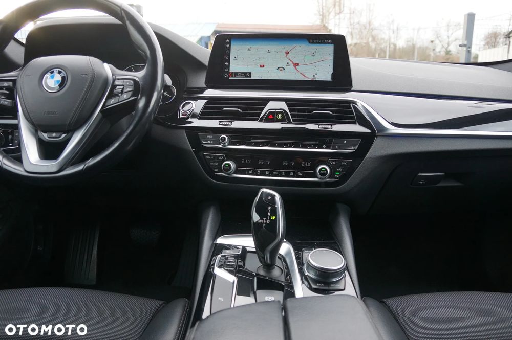 BMW Seria 5 520d xDrive Sport Line - 13