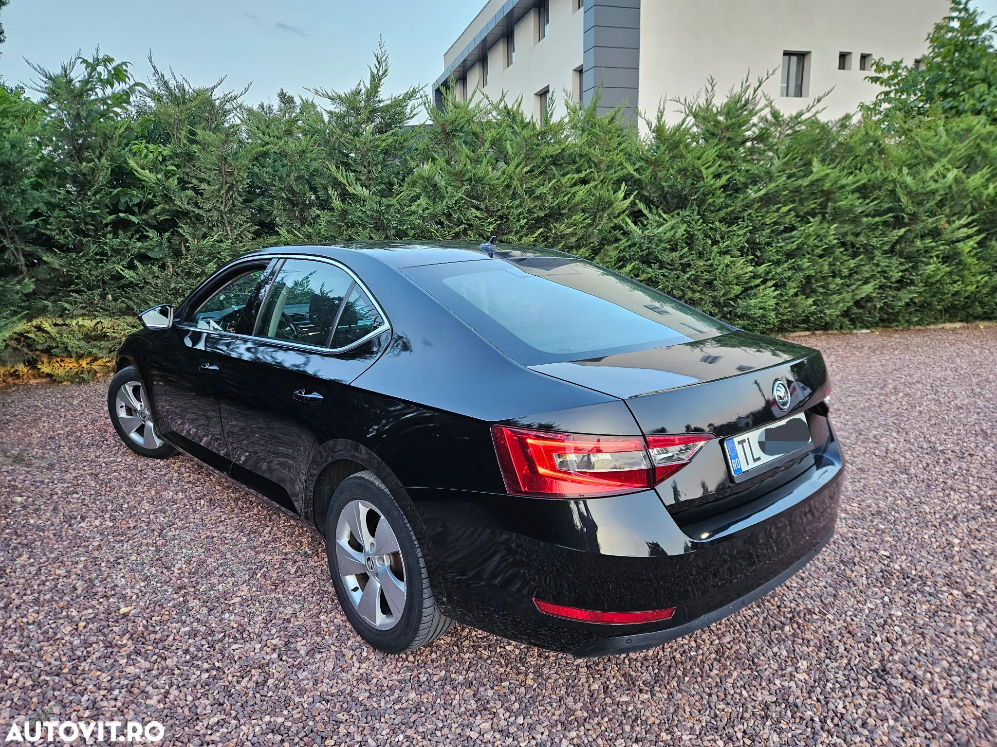 Skoda Superb 2.0 TDI Style - 4