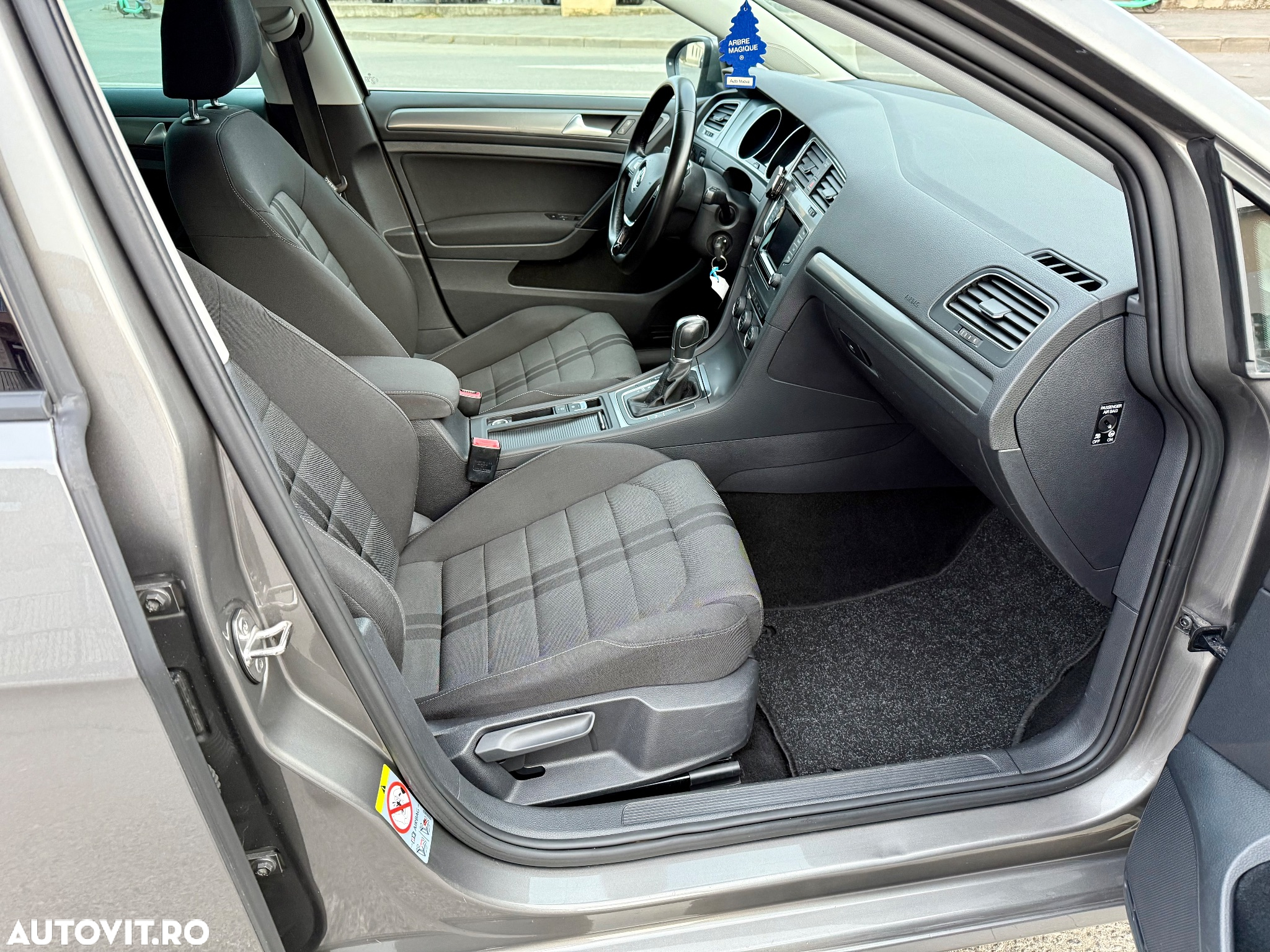 Volkswagen Golf 1.6 BlueTDI DSG Comfortline - 22