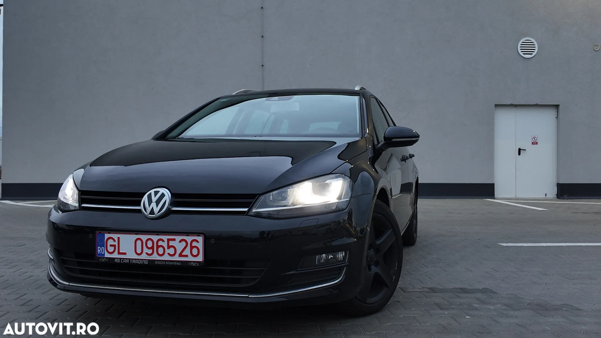 Volkswagen Golf 2.0 BlueTDI DSG Highline - 2