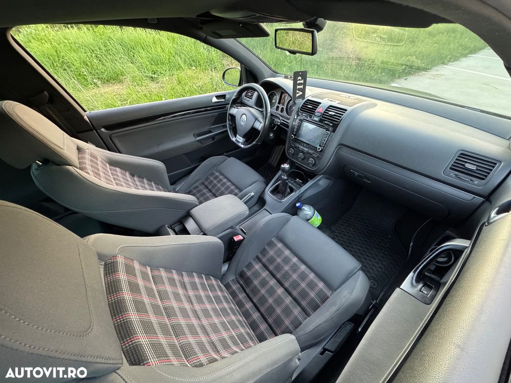Volkswagen Golf 2.0 GTI - 8