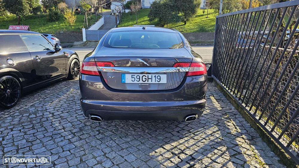 Jaguar XF 2.7 D V6 Premium Luxury - 11