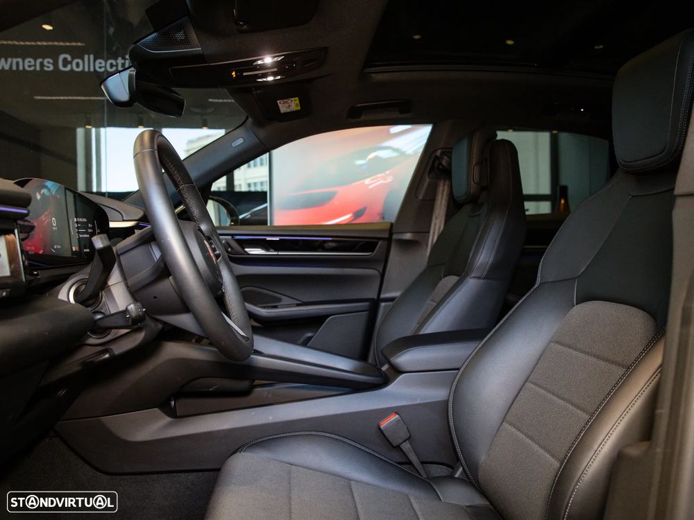 Porsche Macan Electric 4 - 24