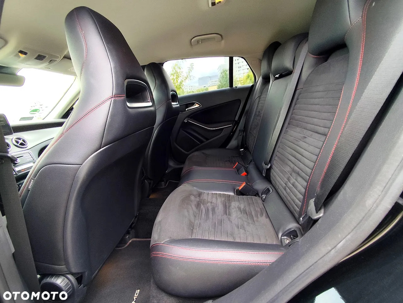 Mercedes-Benz CLA 250 4-Matic AMG Line - 8