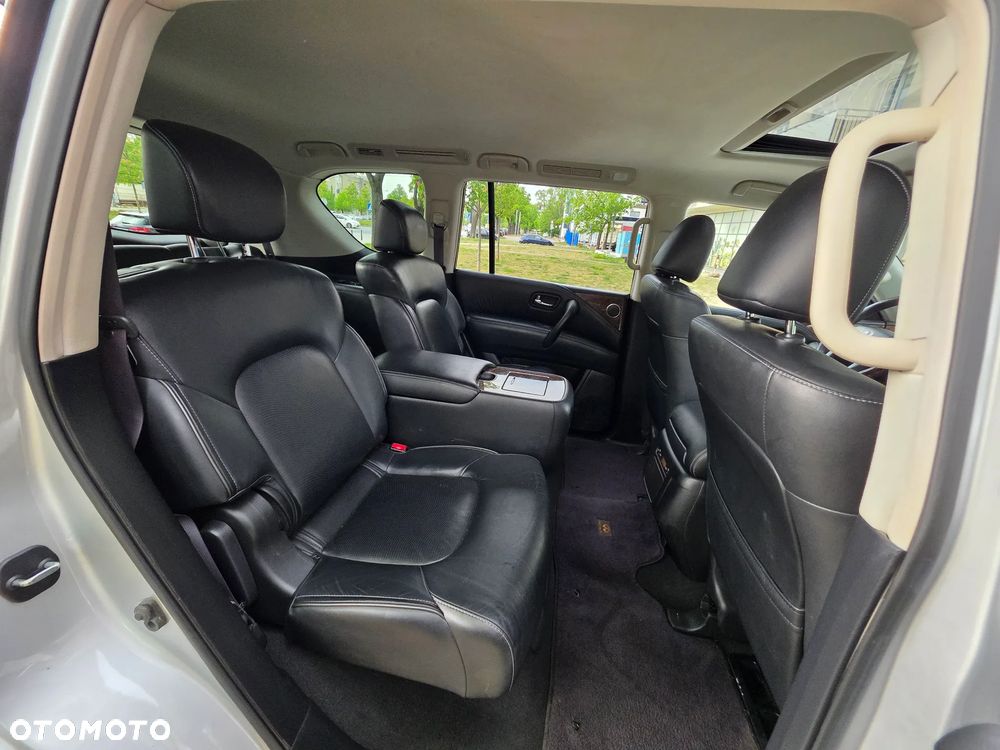 Infiniti QX80 - 33