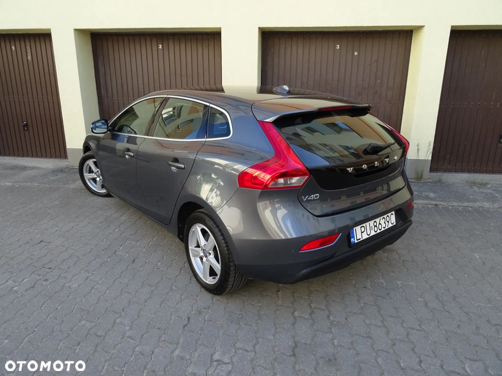Volvo V40 D2 Momentum - 4