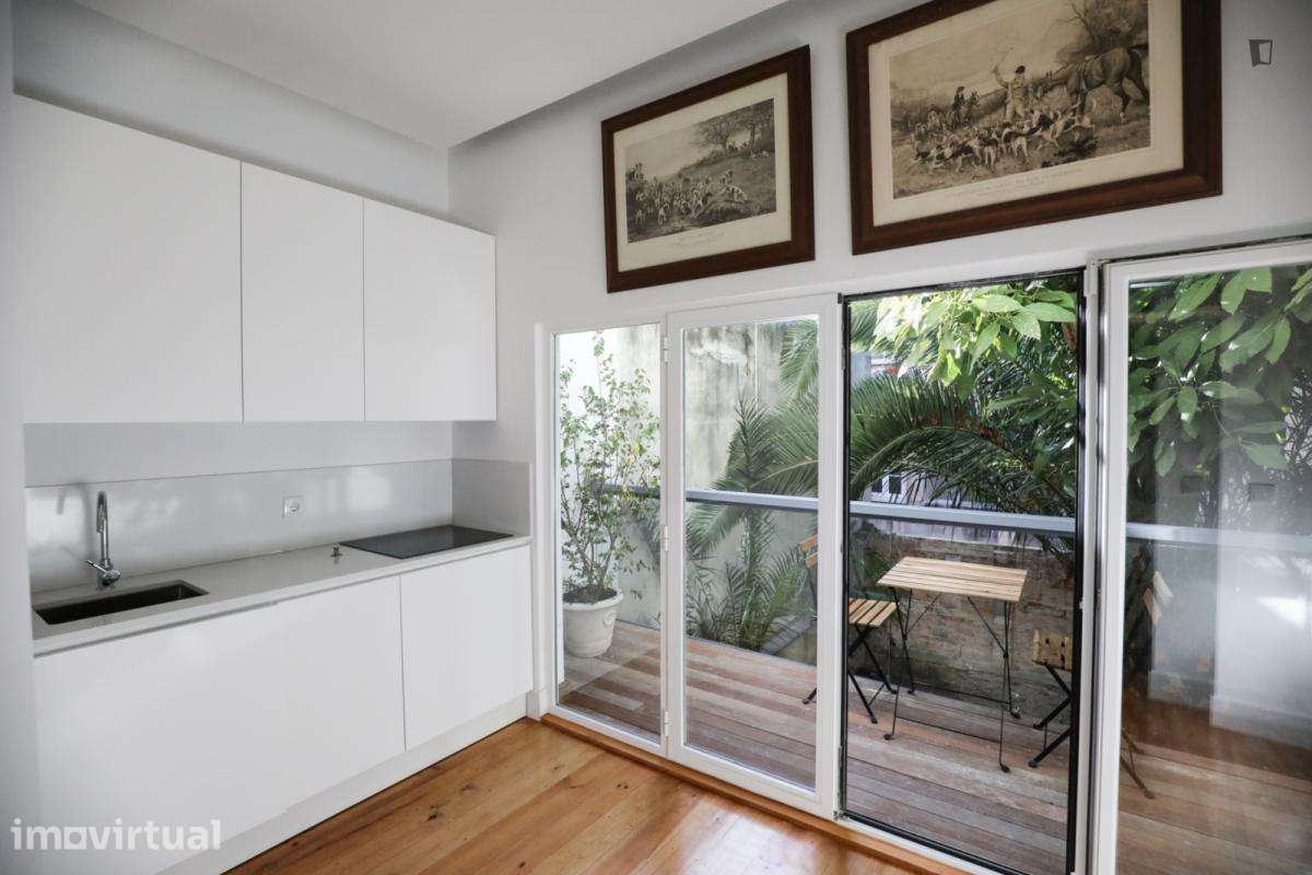 Quarto - localizado em Anjos Lisbon - Grande imagem: 2/24