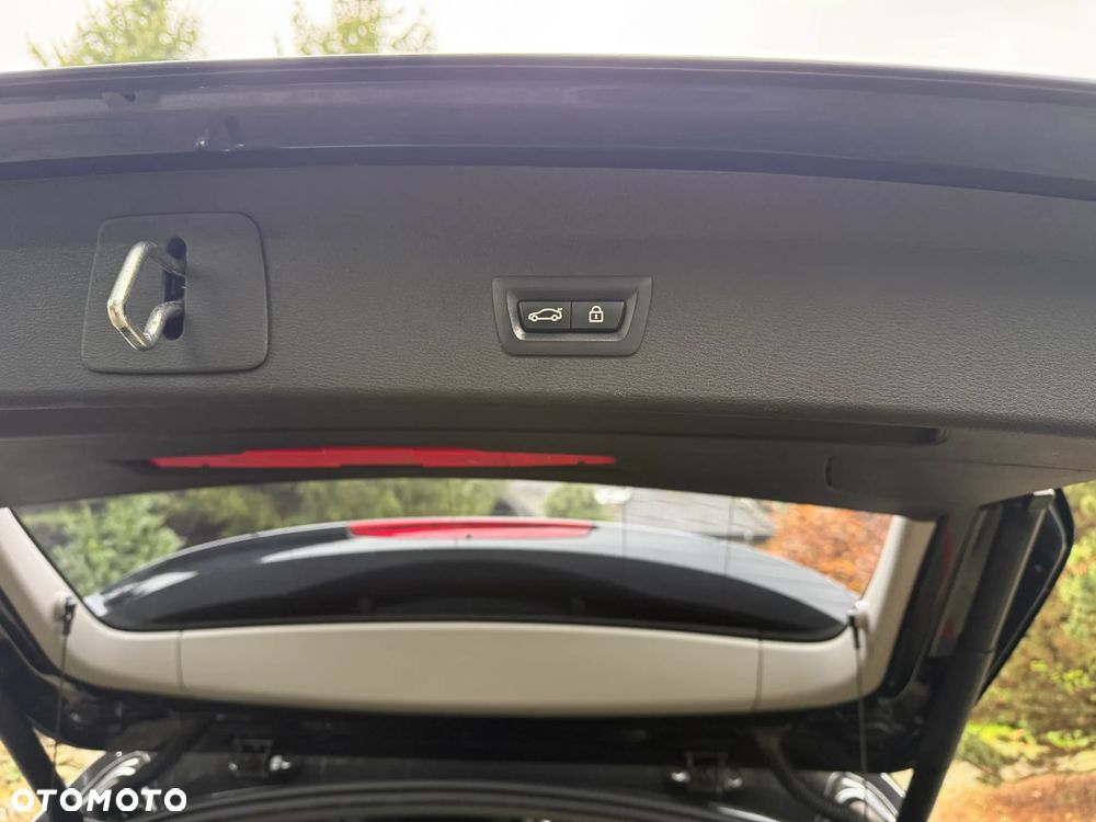BMW X1 xDrive20d - 16