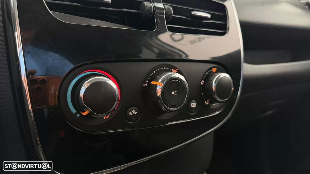 Renault Clio Sport Tourer 1.5 dCi Dynamique S - 20