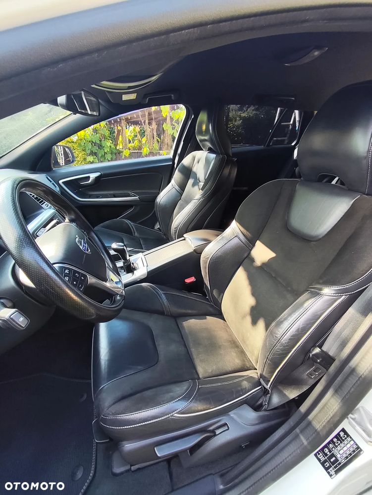 Volvo V60 D3 Drive-E R-Design Momentum - 12