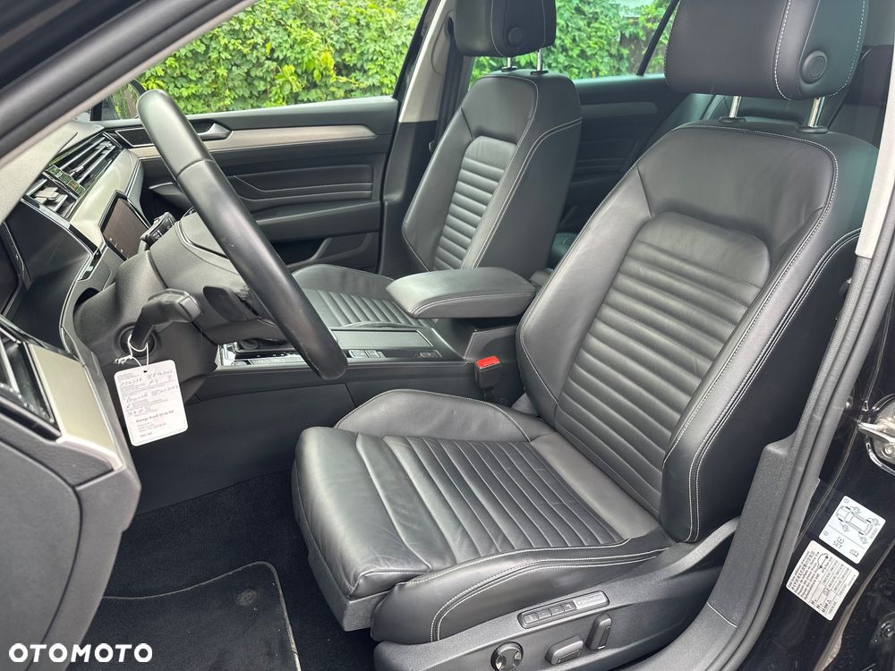 Volkswagen Passat 2.0 TSI 4Mot Highline DSG - 25
