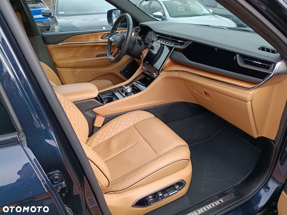 Jeep Grand Cherokee - 9