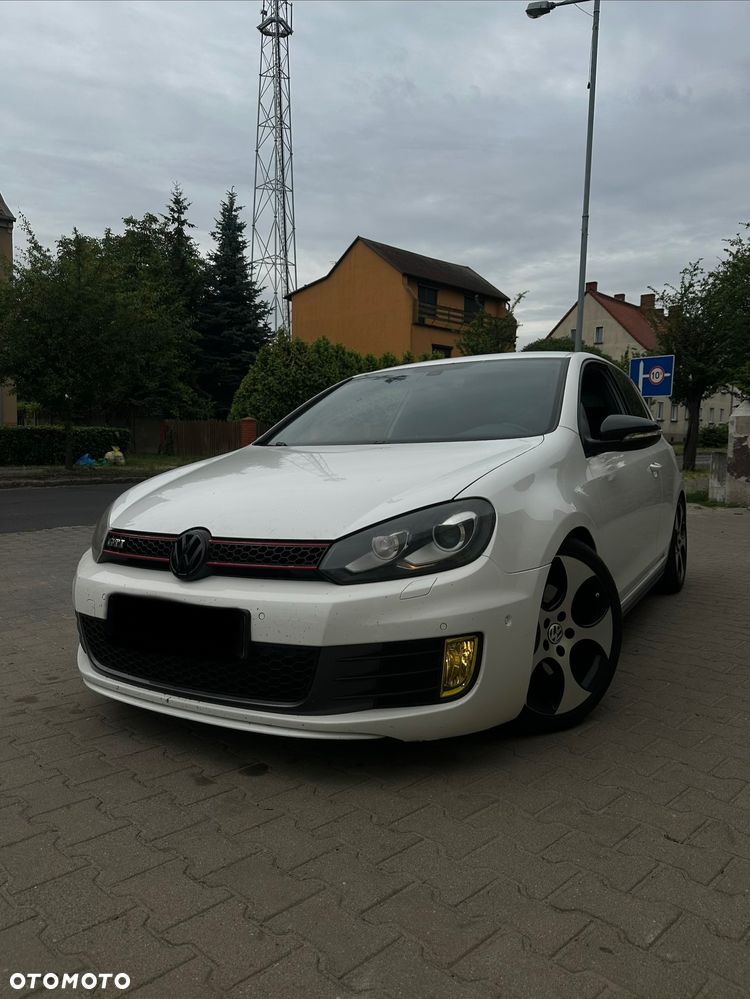 Volkswagen Golf VI 2.0 TSI GTI - 26
