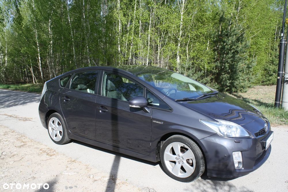 Toyota Prius (Hybrid) Executive - 1