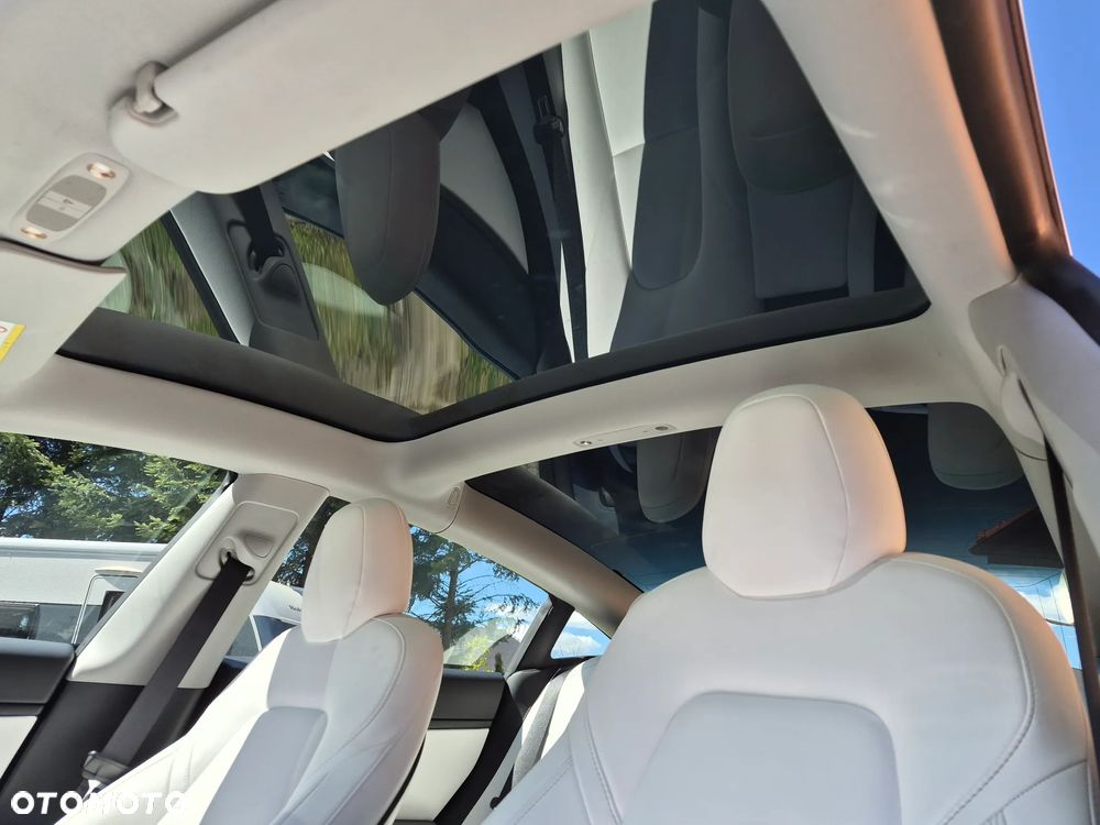 Tesla Model 3 - 16