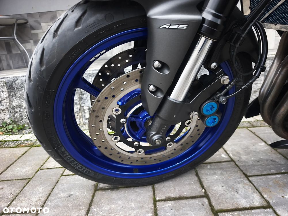 Yamaha FZ8 - 11