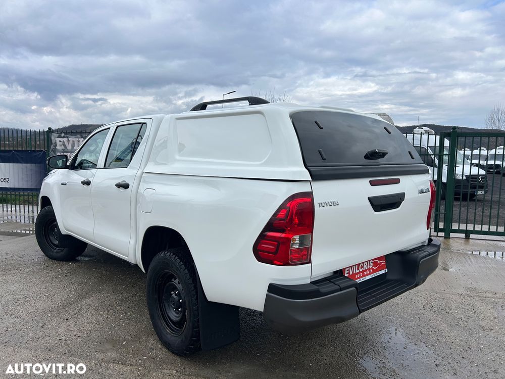 Toyota Hilux 2.4D 150CP 4x4 Double Cab 6MT Style - 2