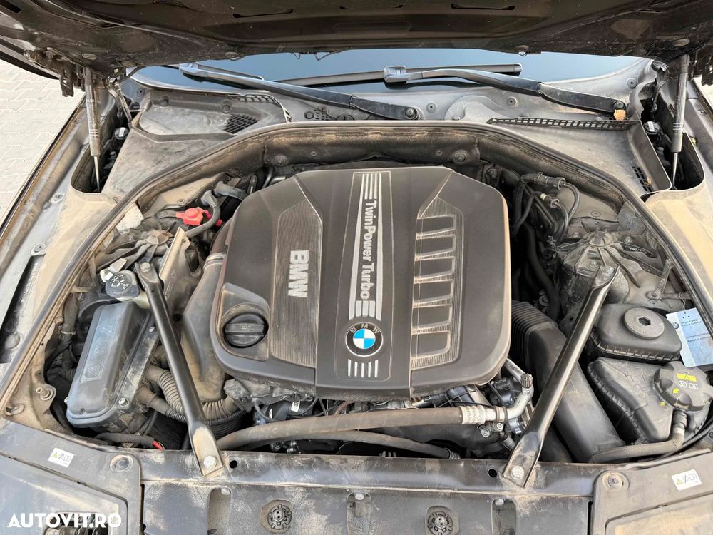 BMW Seria 5 530d xDrive Touring Aut. Luxury Line - 32