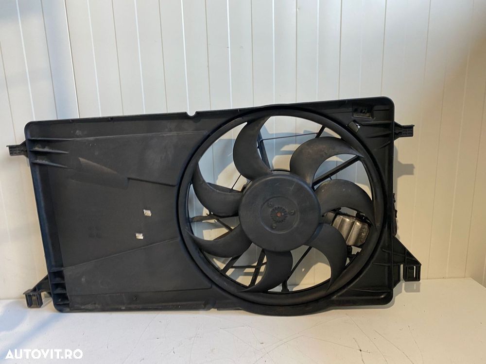 Ventilator electroventilator Volvo V50 C30 S40 31261989 3M5H-8C607-RJ - 4