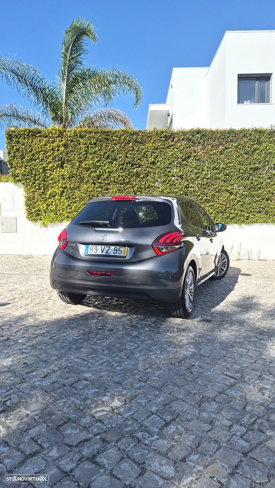 Peugeot 208 1.2 PureTech Signature - 9
