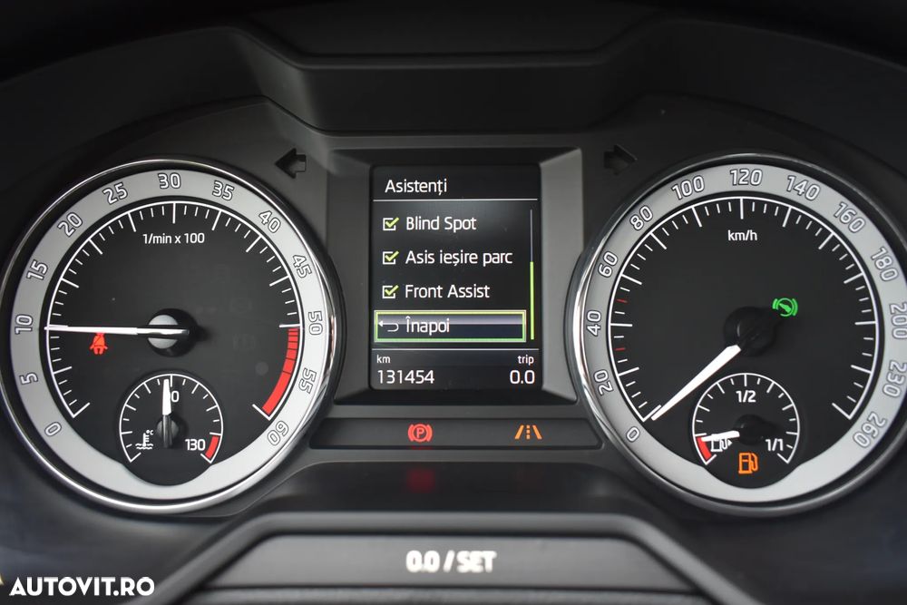 Skoda Octavia 2.0 TDI AMBITION DSG - 41