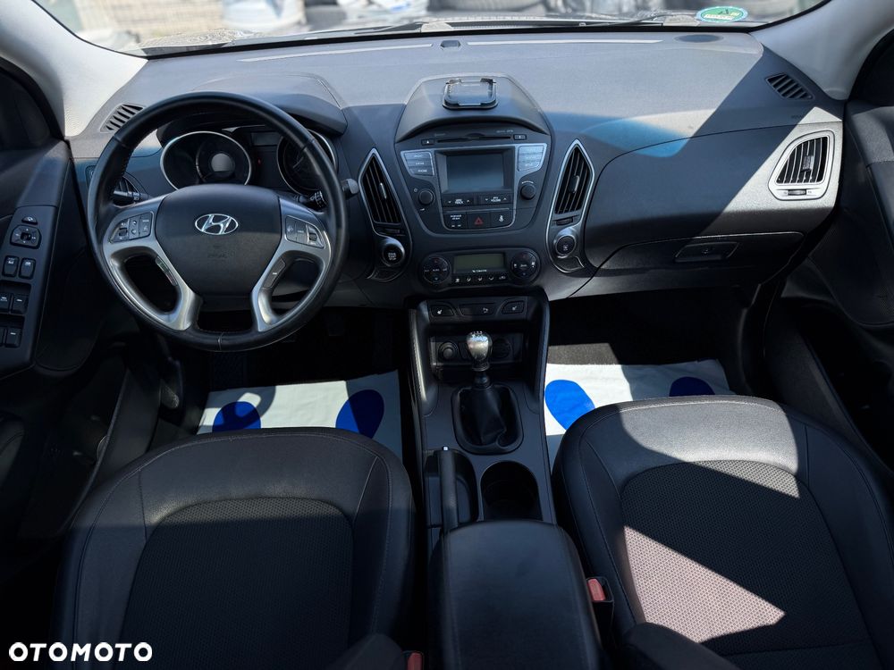 Hyundai ix35 1.6 2WD Fifa World Cup Edition - 12
