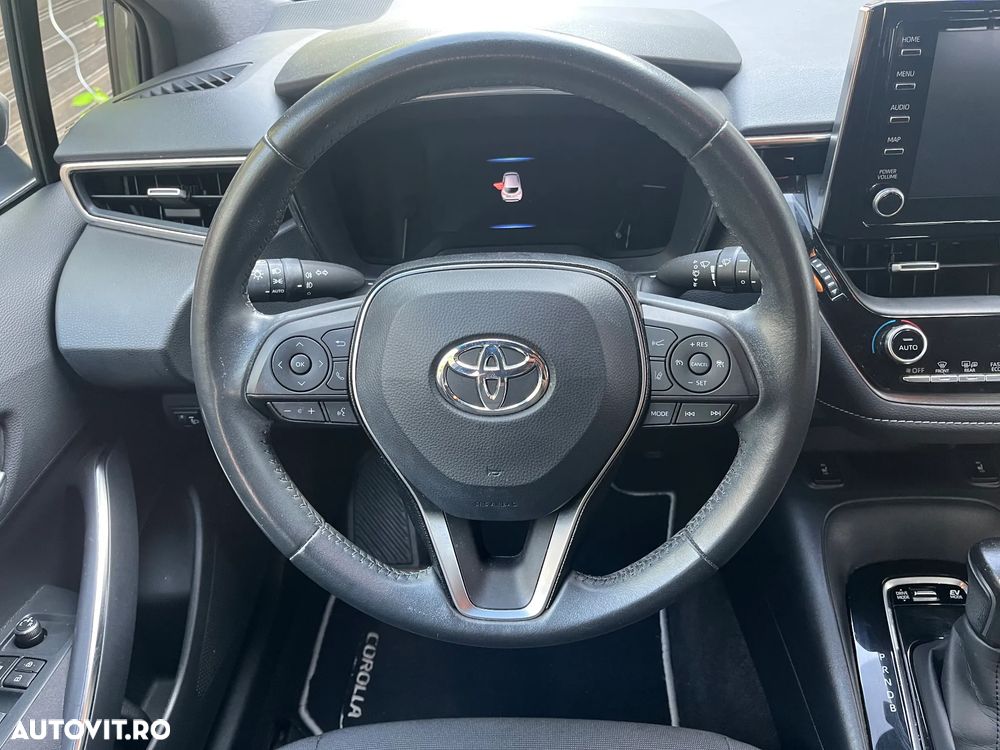 Toyota Corolla Sedan 1.8 HSD Dynamic - 14