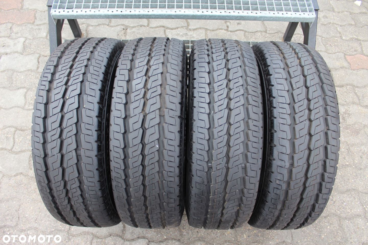 4x 215/70R15CP CONTINENTAL VANCO CAMPER 109R 21r - 1