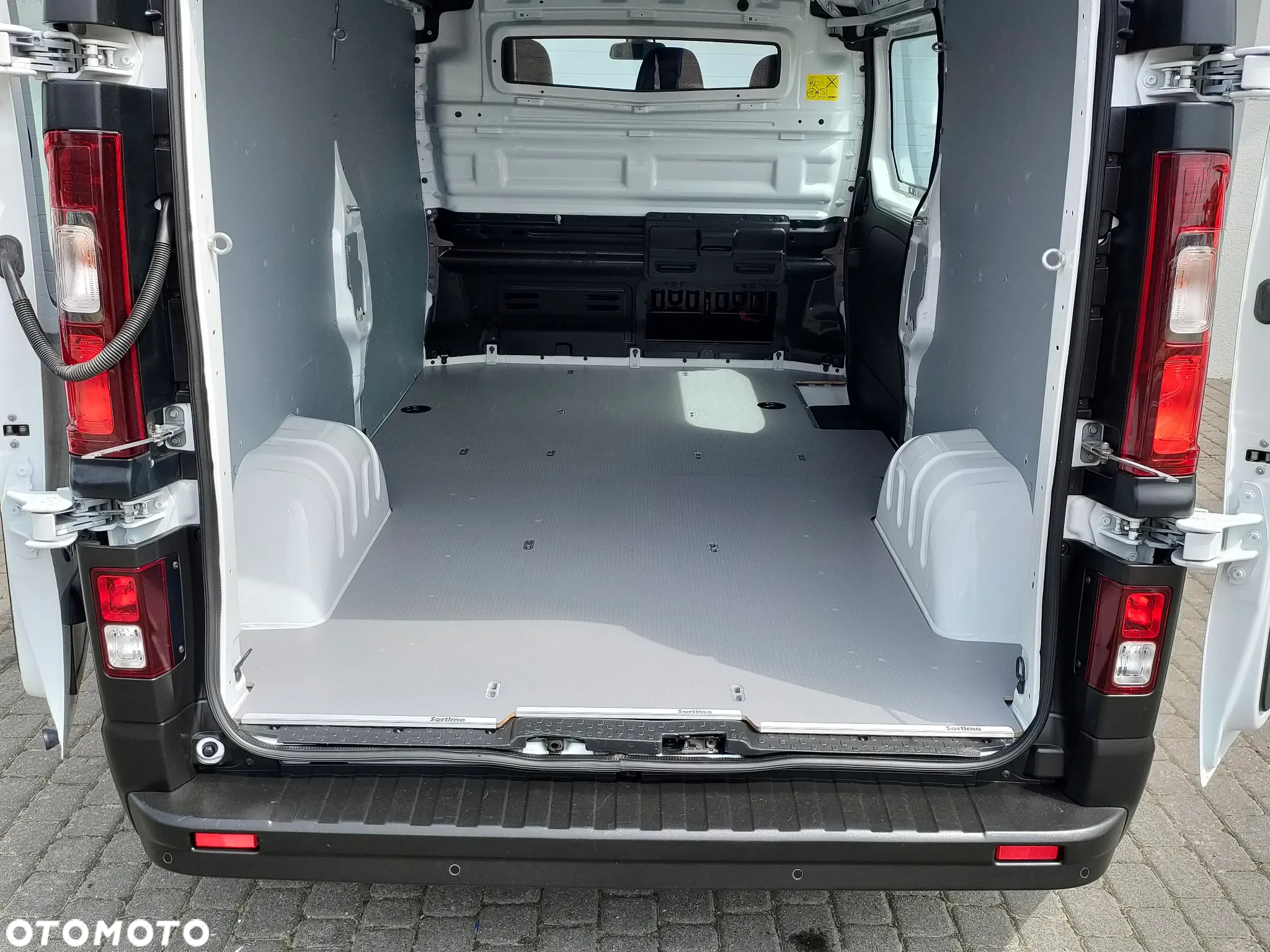Opel Vivaro - 32