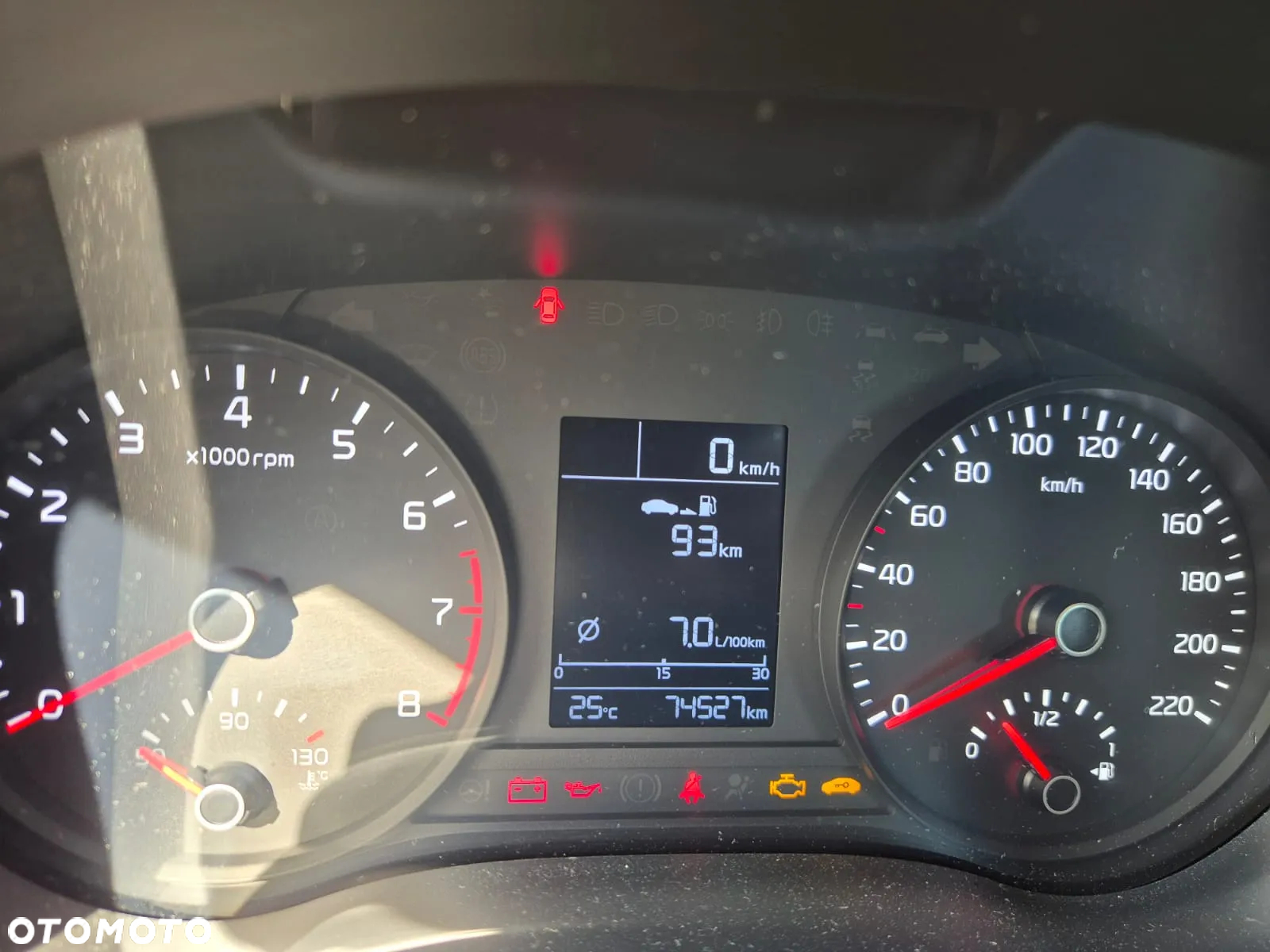Kia Rio 1.2 L - 8