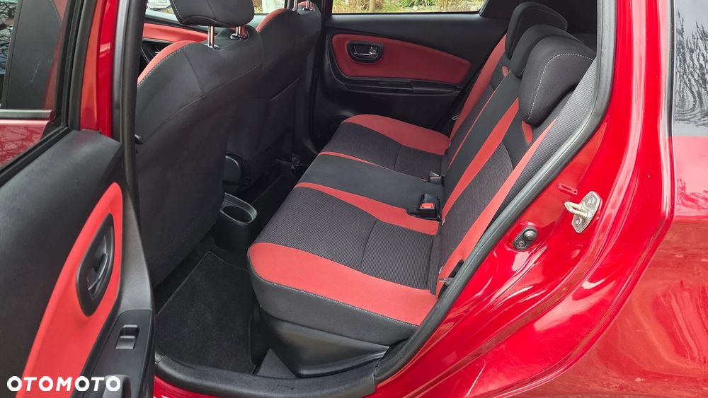 Toyota Yaris Hybrid 100 Selection Platinum - 7