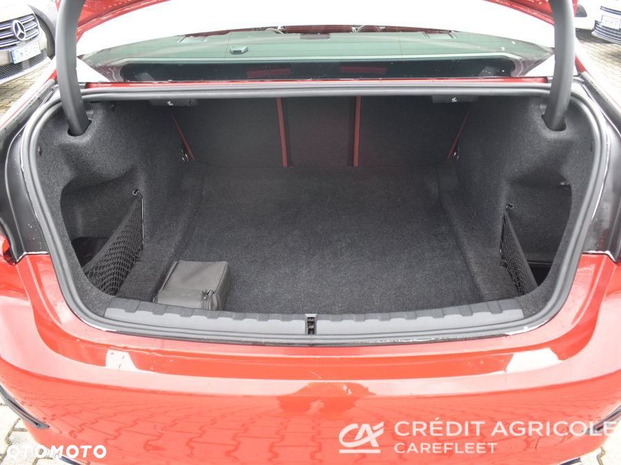 BMW Seria 3 330i xDrive Sport Line - 14