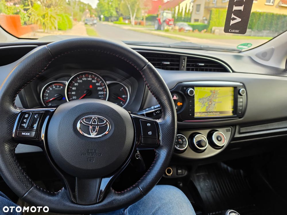 Toyota Yaris 1.33 VVT-i Executive - 13