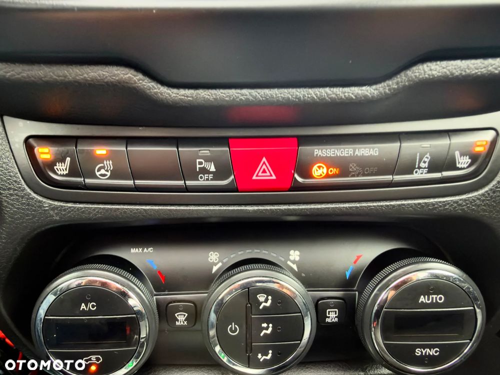 Jeep Renegade 1.4 MultiAir Active Drive Automatik 75th Anniversary - 37