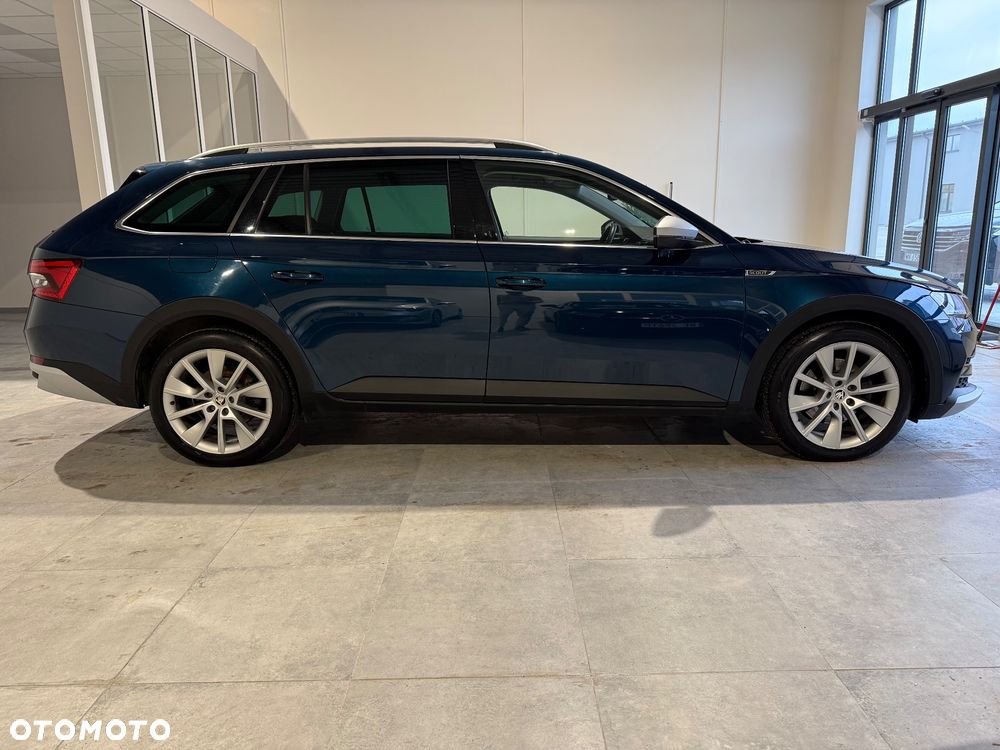 Skoda Superb 2.0 TDI SCR 4x4 Scout DSG - 9