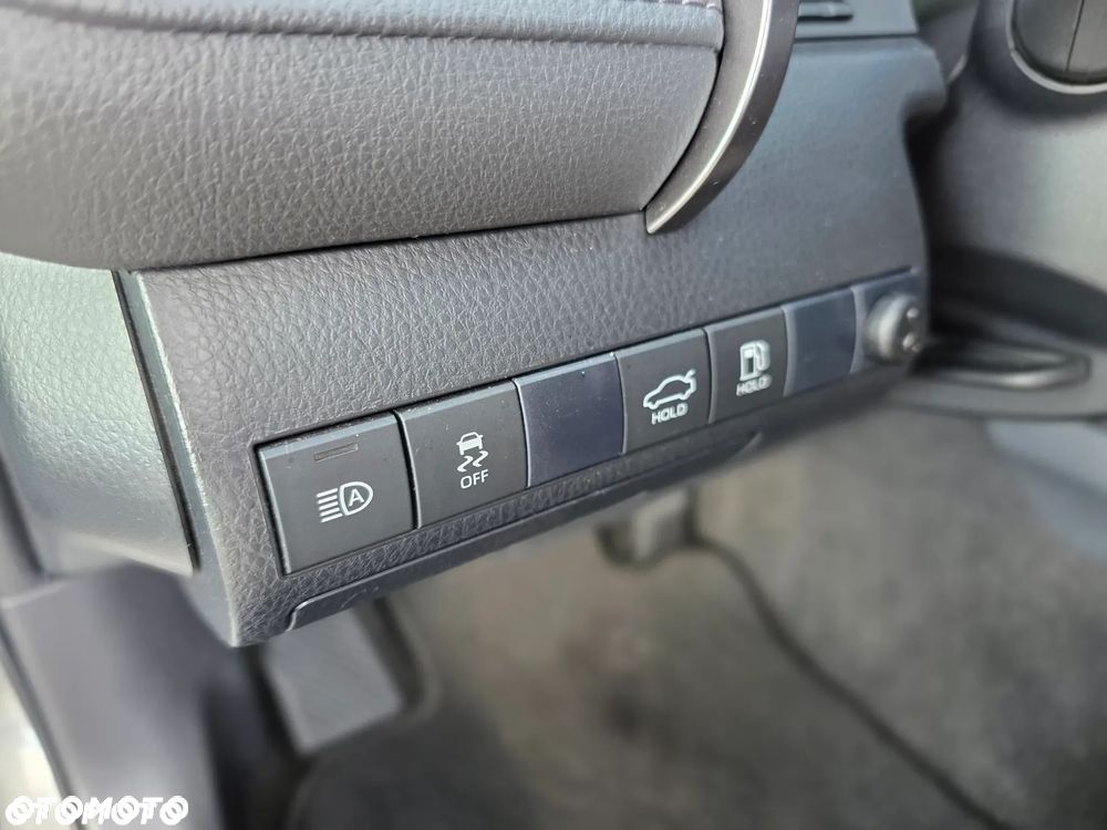 Toyota Camry 2.5 Hybrid Prestige CVT - 20