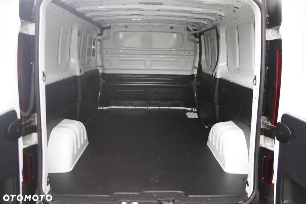 Opel Vivaro - 10