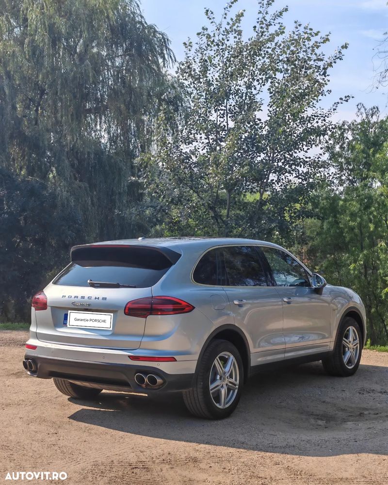 Porsche Cayenne - 4