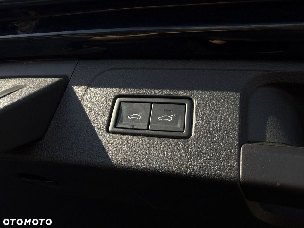 Volkswagen Passat 2.0 TSI Elegance DSG - 39