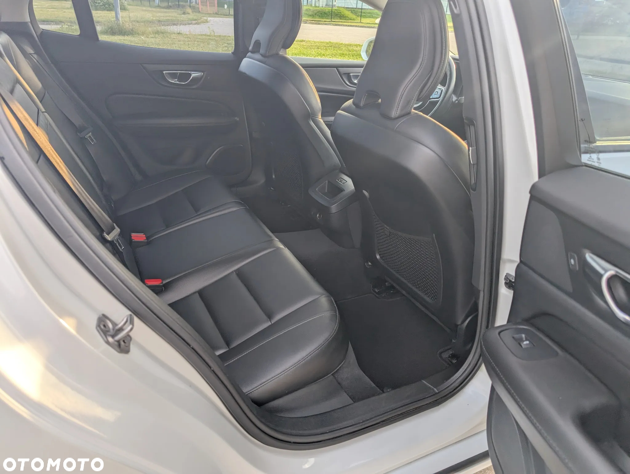 Volvo S60 T6 AWD Momentum Pro - 24