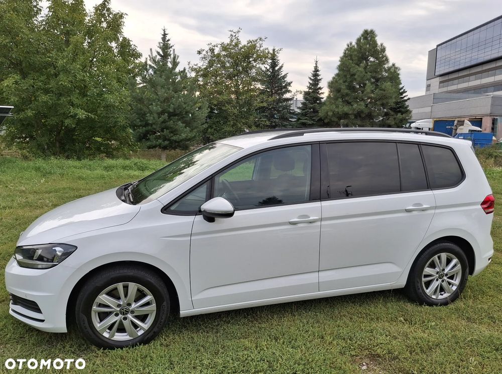 Volkswagen Touran 2021 photo 2