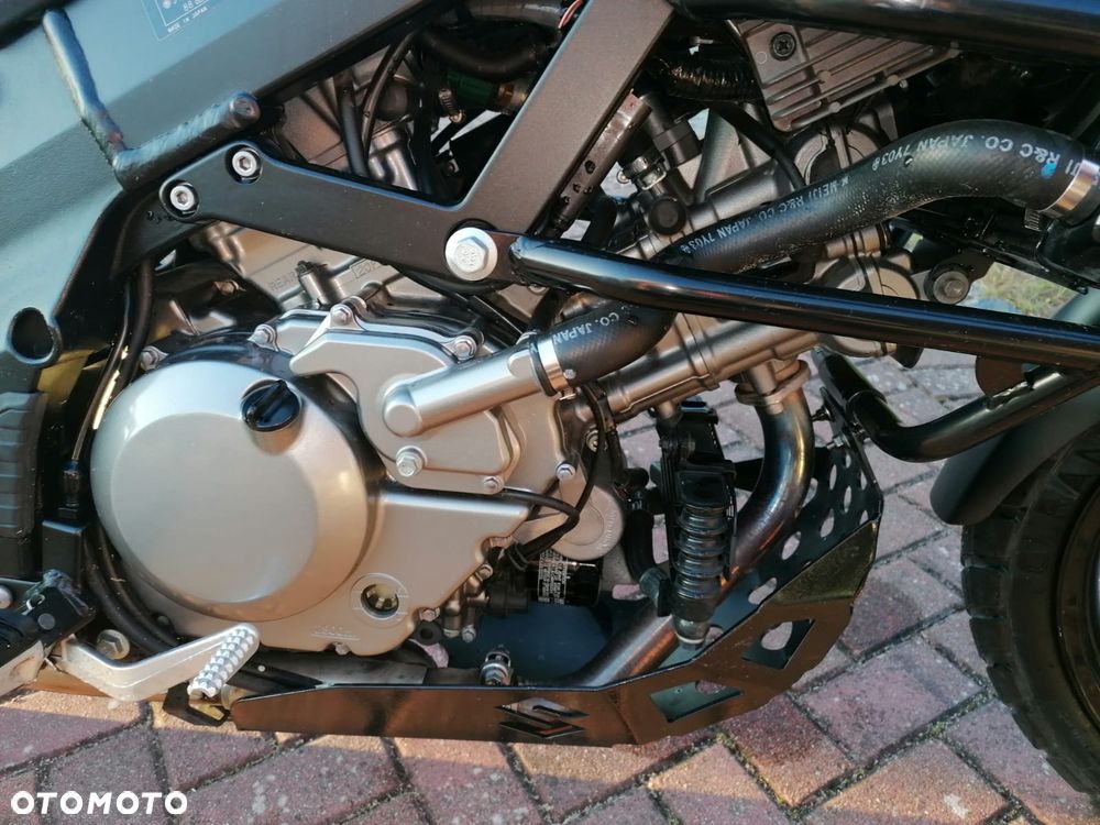 Suzuki V-STROM - 8