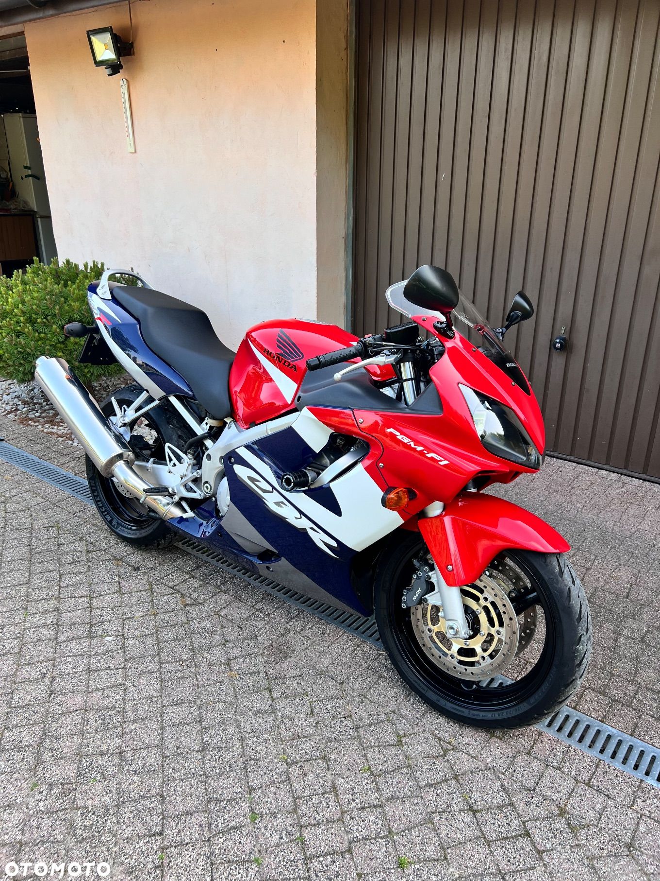 Honda CBR - 1