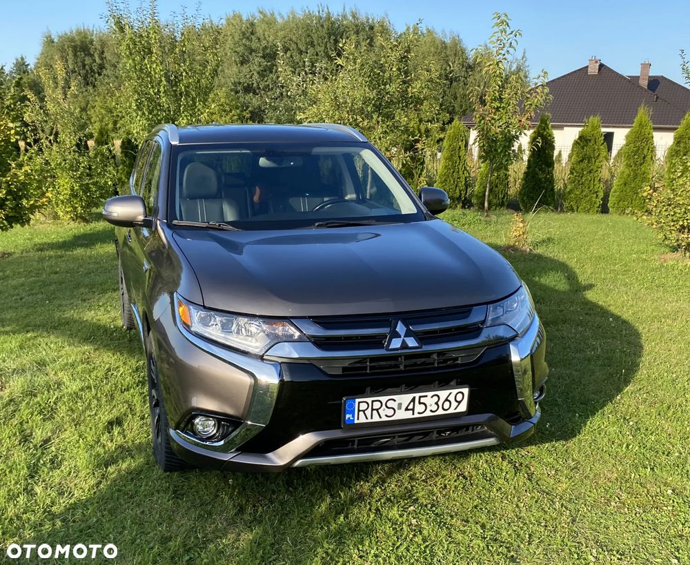 Mitsubishi Outlander - 1