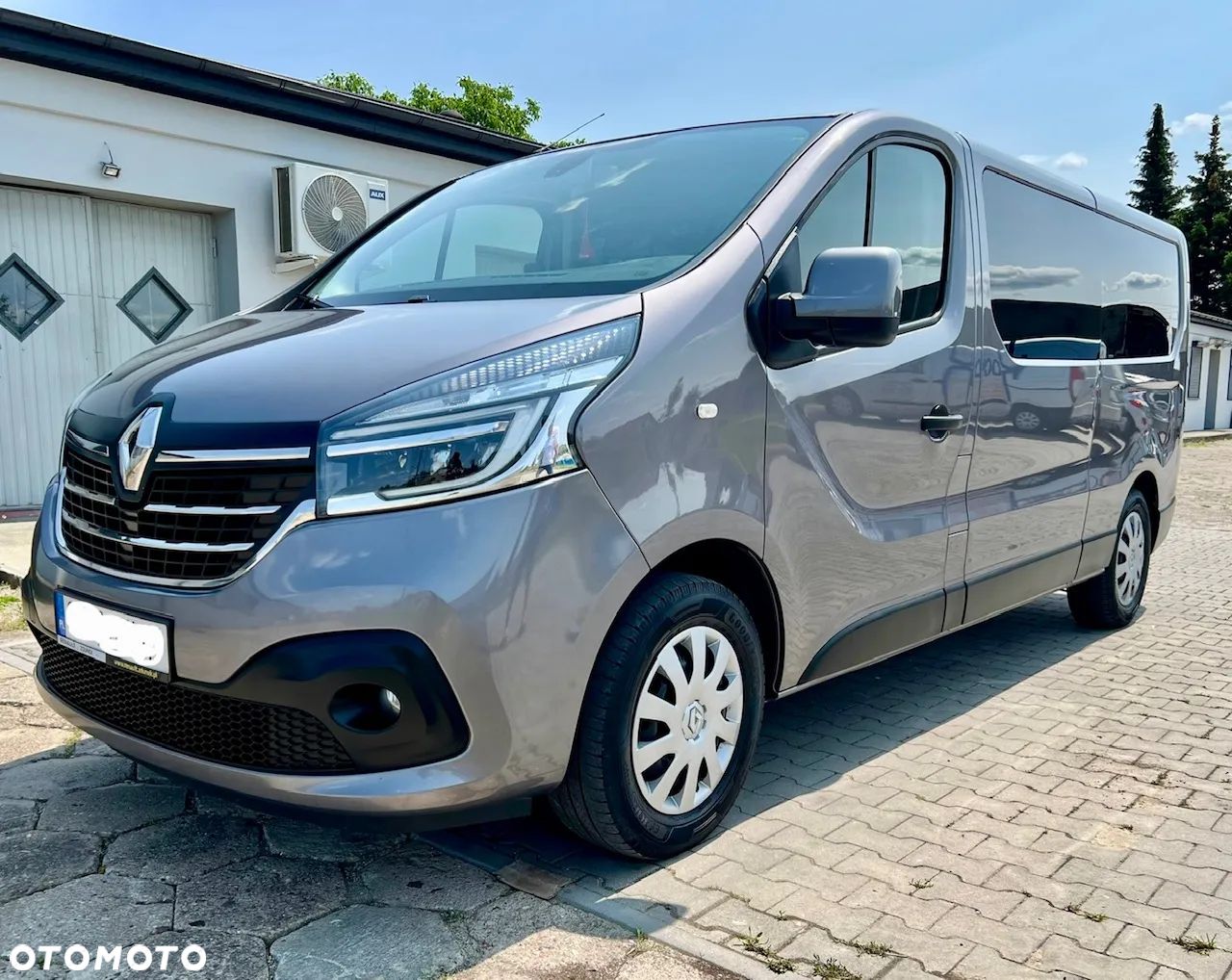 Renault Trafic - 1